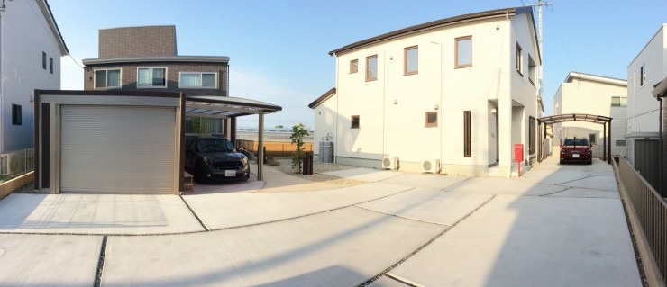 カーポート付きのガレージがかっこいい！目を引く２世帯住宅♪｜浜松市の外構・エクステリア専門店 まろうど