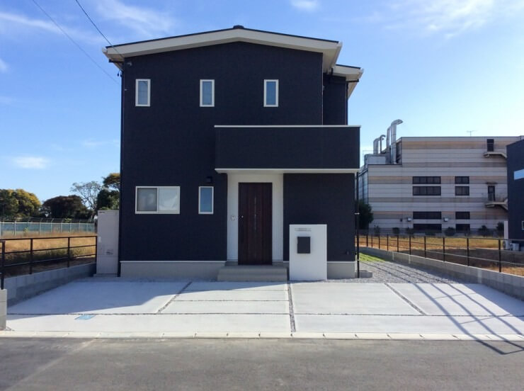 広いお庭に芝生を敷いて楽しむ♪｜浜松市の外構・エクステリア専門店 まろうど