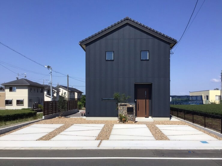 ガビオンの門柱でカッコいい玄関周り♪｜浜松市の外構・エクステリア専門店 まろうど