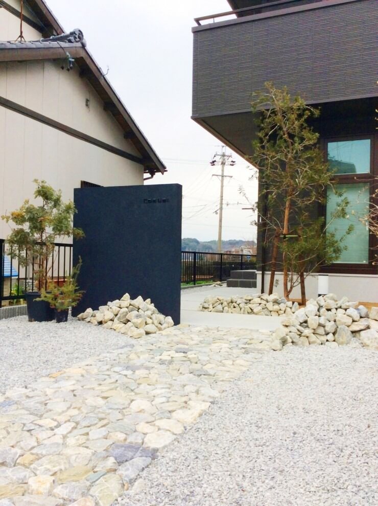 石灰岩をふんだんにつかった趣ある外構工事｜浜松市の外構・エクステリア専門店 まろうど