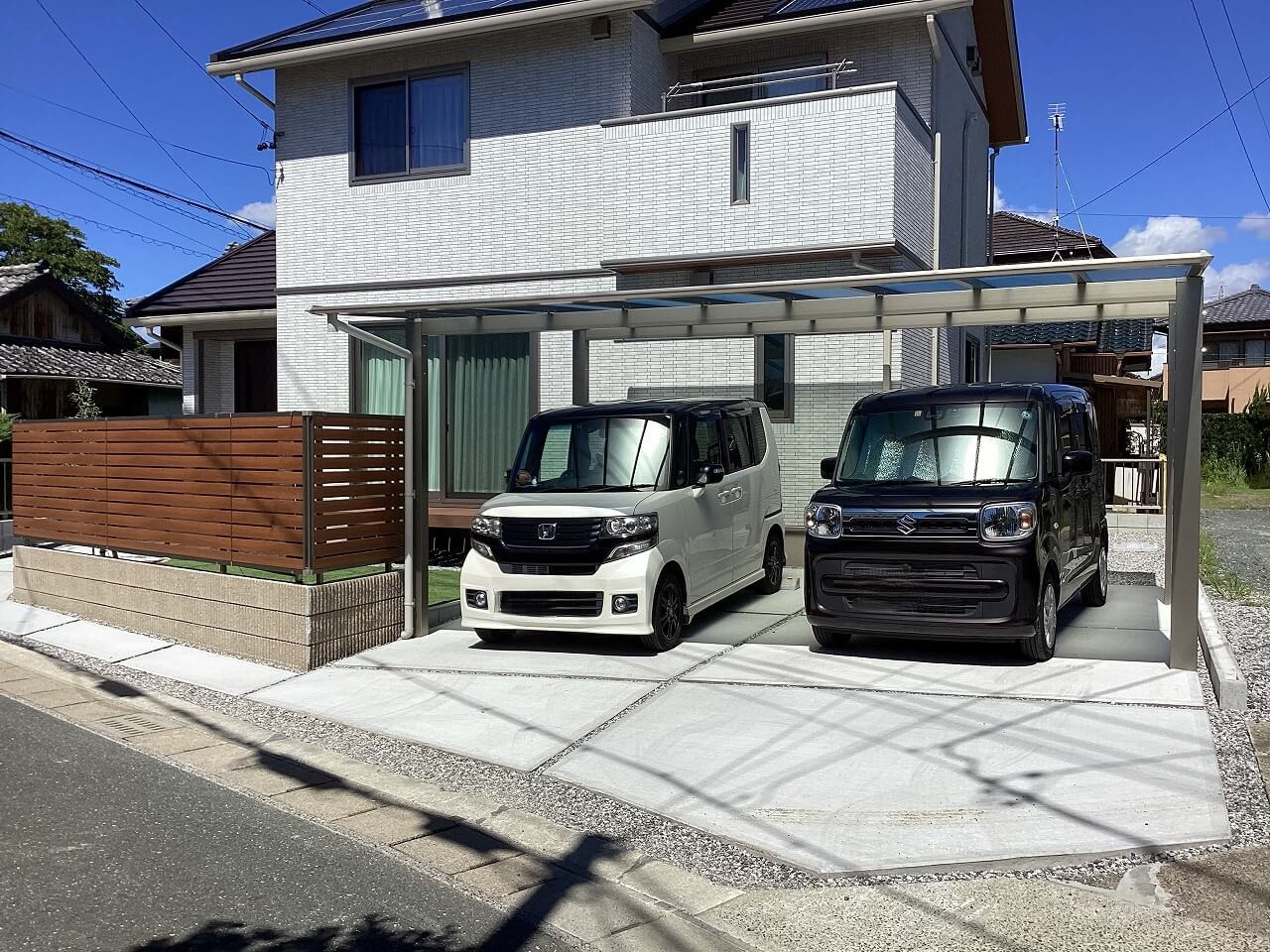 木調アルミフェンスでプライべートを確保♪｜浜松市の外構・エクステリア専門店 まろうど