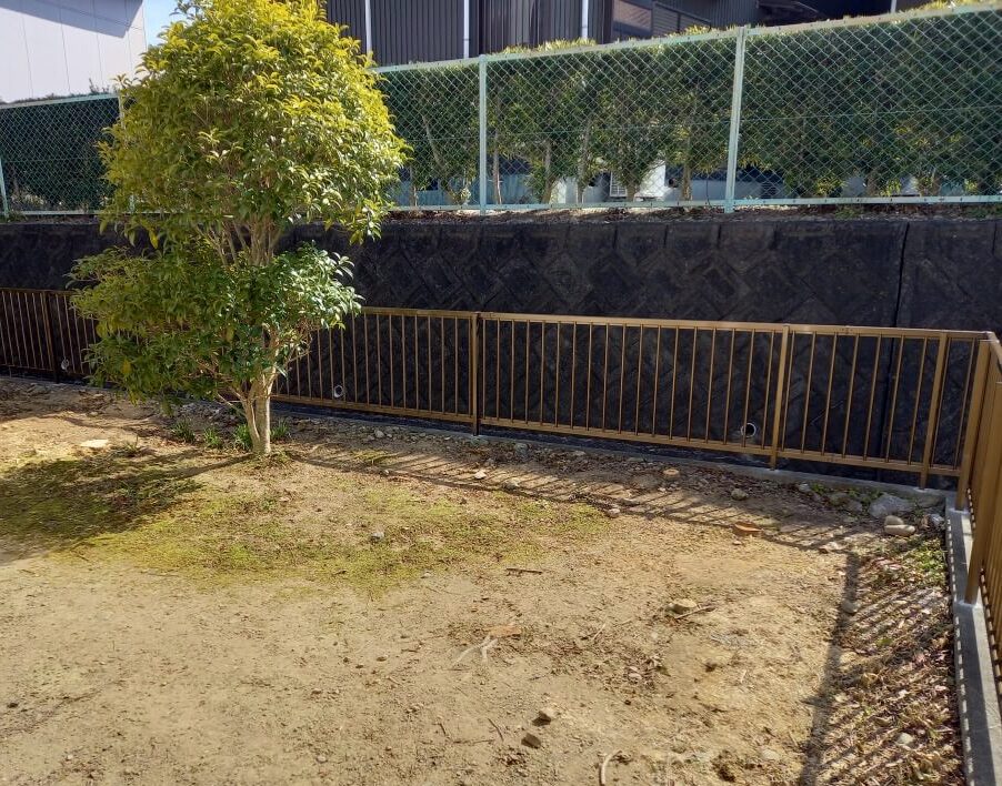 生垣からフェンスに変更して、メンテナンスフリーのお庭を実現しました｜浜松市の外構・エクステリア専門店 まろうど