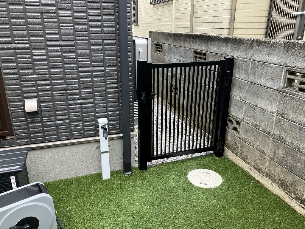 頑丈な門扉を設置して快適なドッグランになりました｜浜松市の外構・エクステリア専門店 まろうど