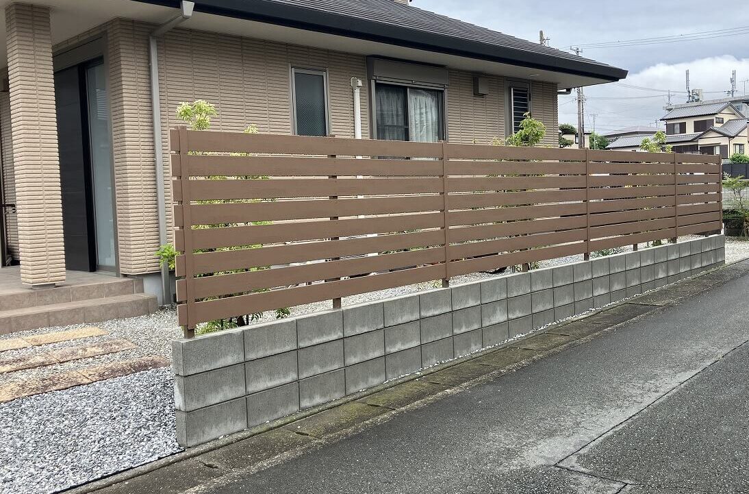 生垣からフェンスにしてスッキリ！｜浜松市の外構・エクステリア専門店 まろうど