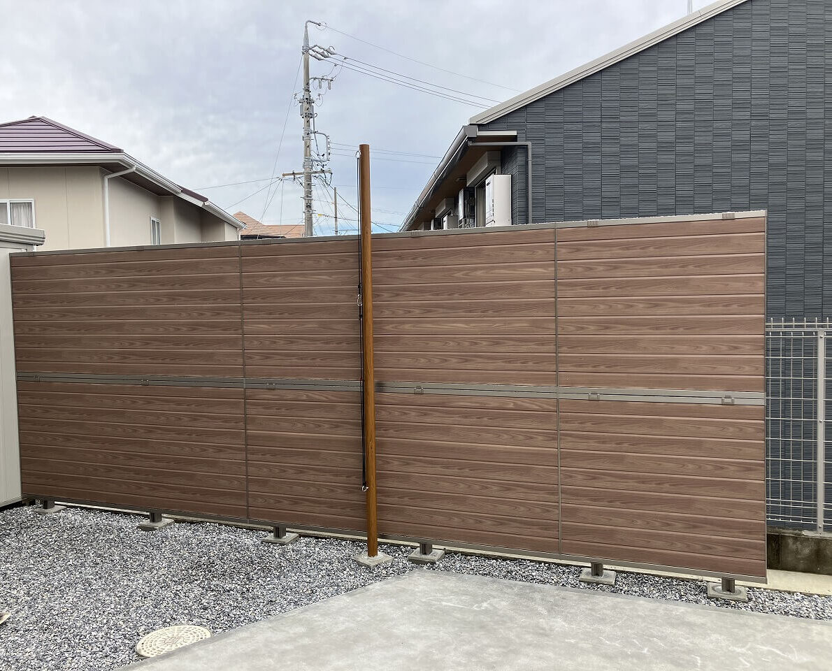 多段フェンスで安心してくつろげるお庭になりました｜浜松市の外構・エクステリア専門店 まろうど