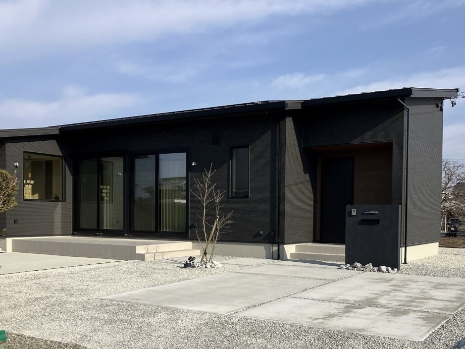 ゆとりある生活を感じさせるスタイリッシュな新築外構｜浜松市の外構・エクステリア専門店 まろうど