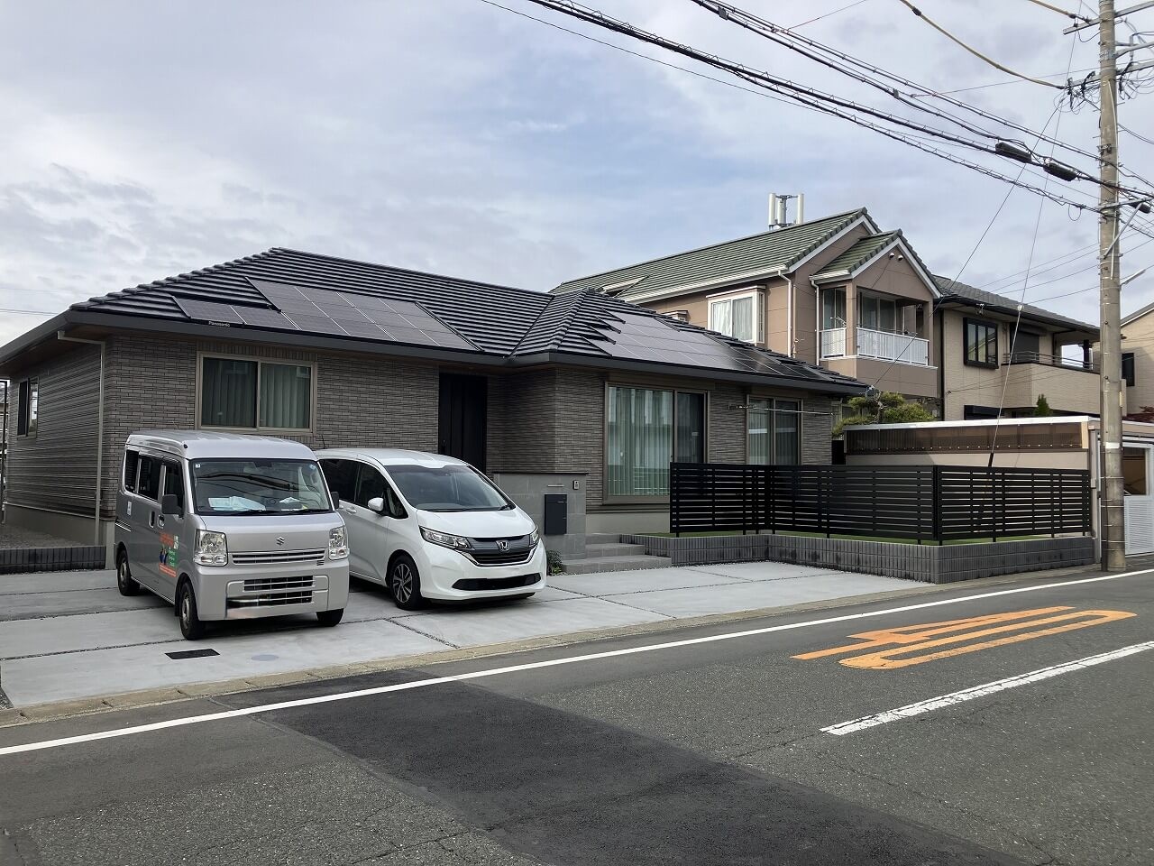 洗練された黒が映える、上質な外構｜浜松市の外構・エクステリア専門店 まろうど