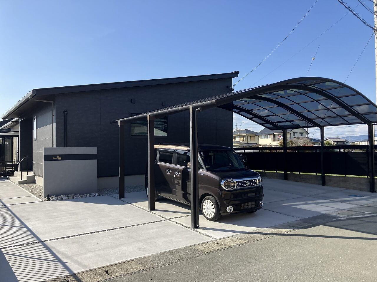 シンプルの中にあるカッコよさが光る新築外構できました｜浜松市の外構・エクステリア専門店 まろうど
